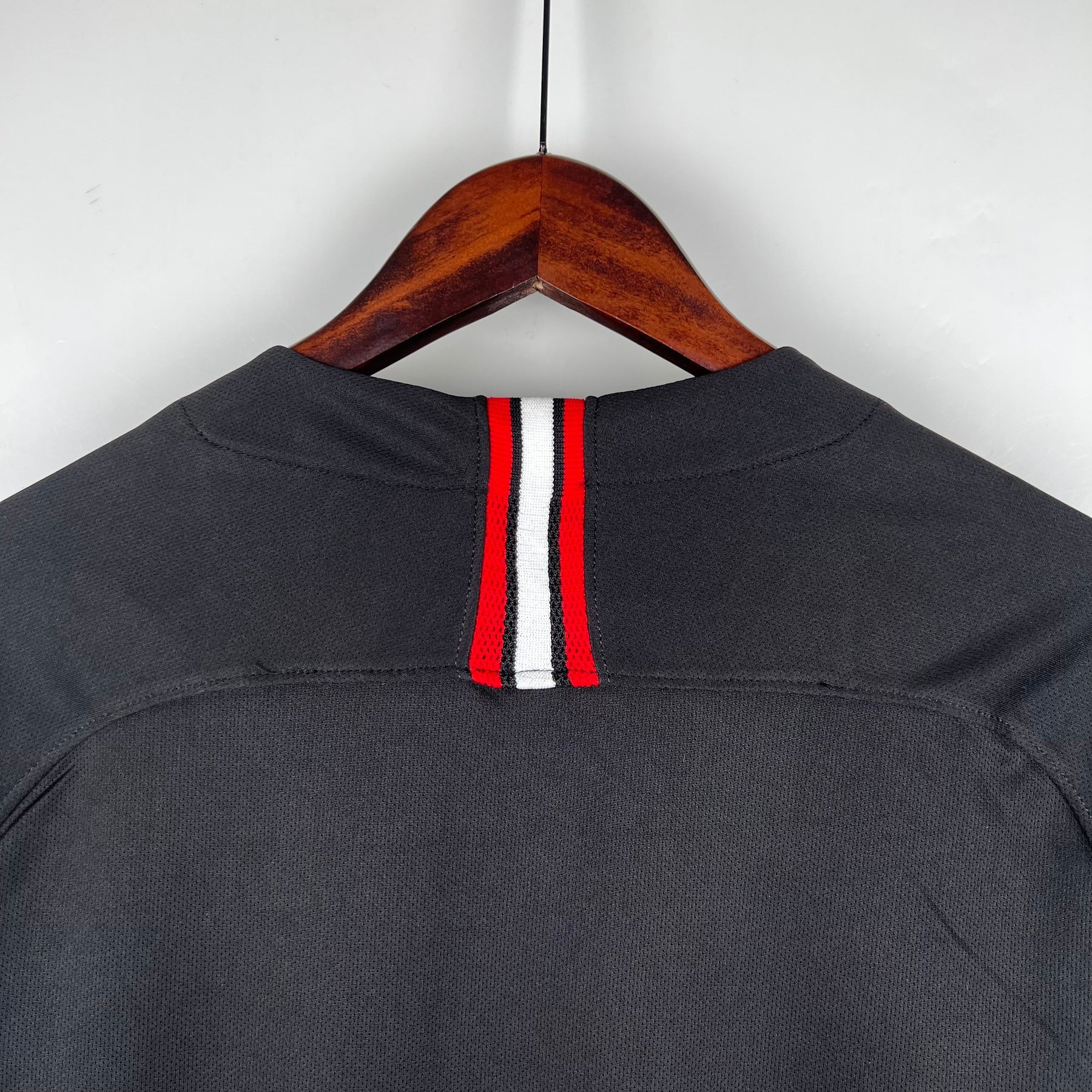 Camisa PSG Edição Especial Black 2018/19 - Jordan Retrô Masculina - Preta/Branca