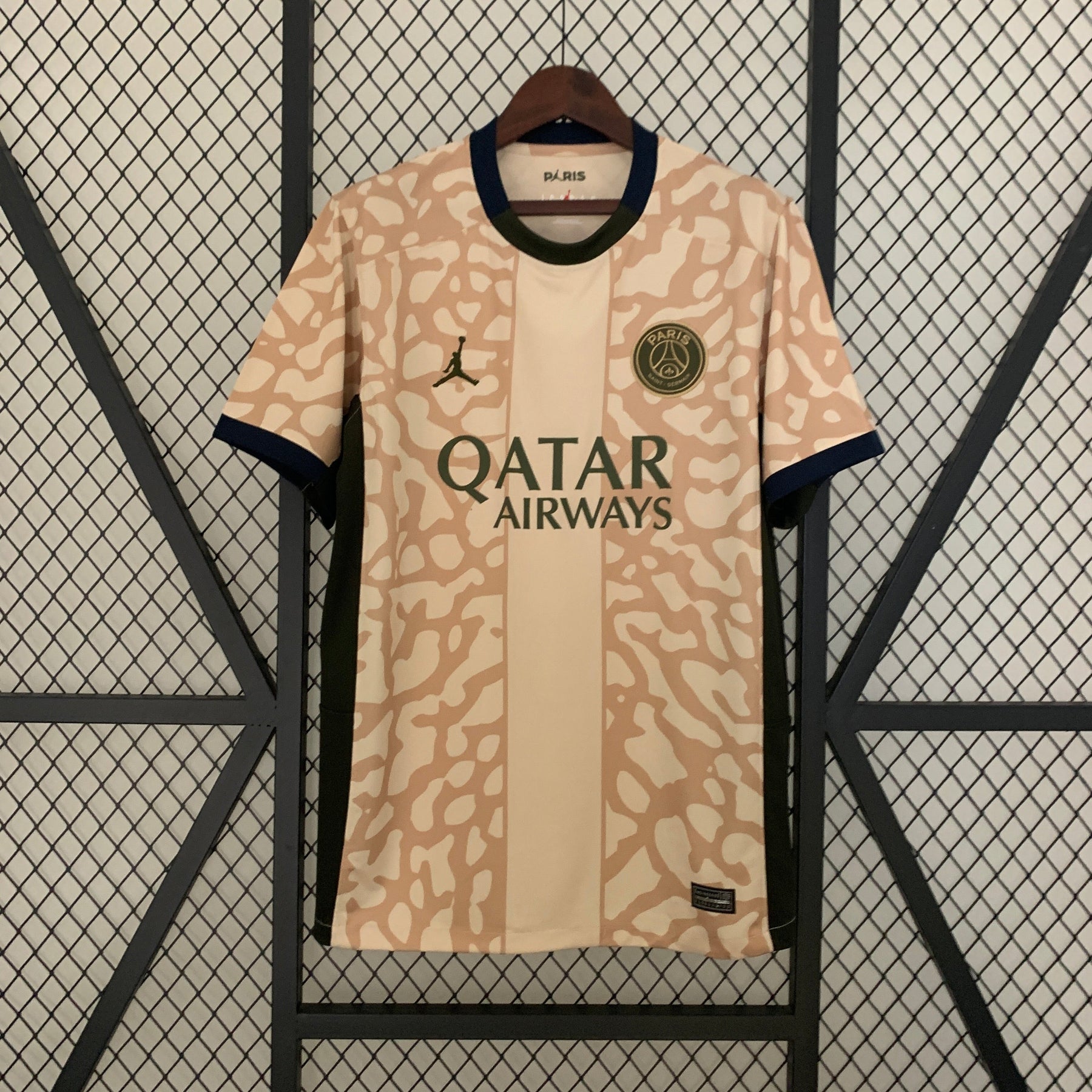 Camisa PSG Third 2023/24 - Jordan Torcedor Masculina - Bege/Preta