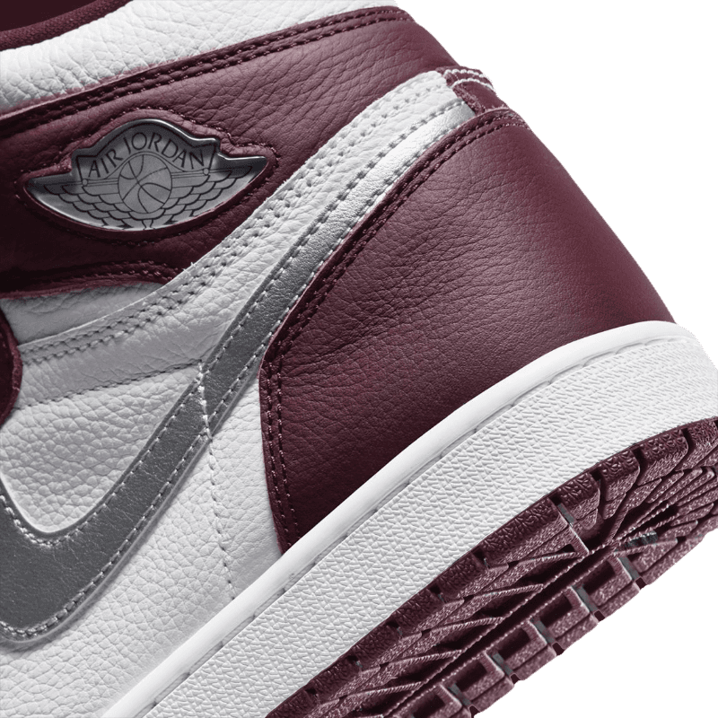 Tênis Air Jordan 1 High "Bordeaux" Bordô