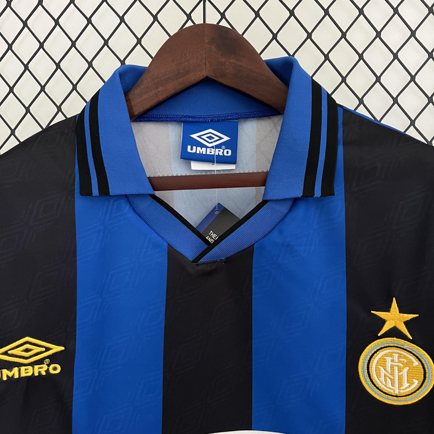 Camisa Inter de Milão Retrô Home 95/96 Torcedor Masculina - Azul e Preta