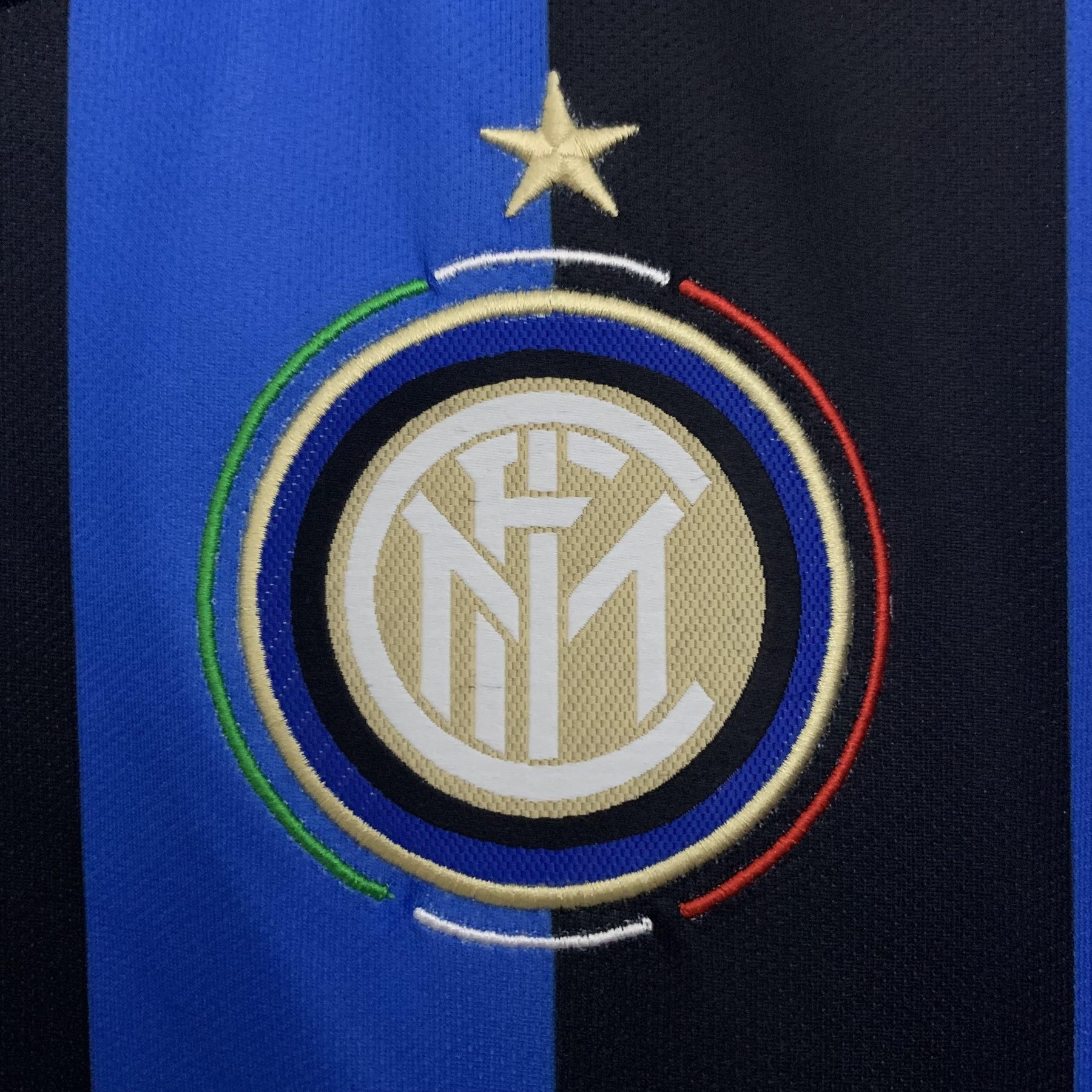 Camisa Manga Longa Inter de Milão Retrô Home 2010 Torcedor Masculina - Azul e Preta