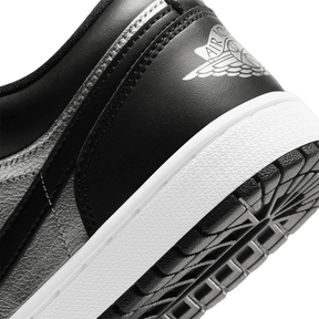 Tênis Air Jordan 1 Low "Black Metallic Silver" Preto / Cinza