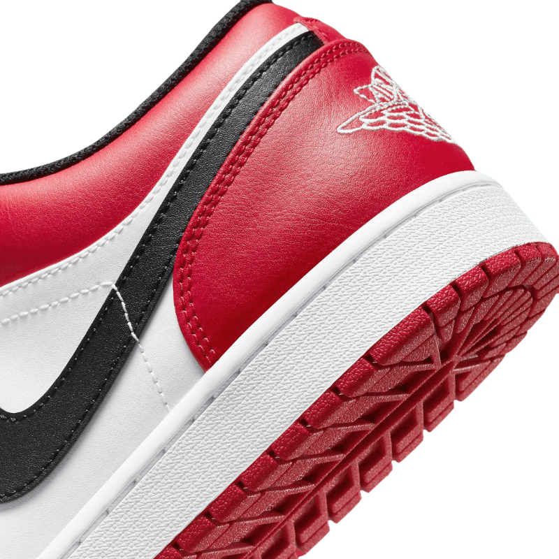 Tênis Air Jordan 1 Low "Bred Toe" Preto / Vermelho