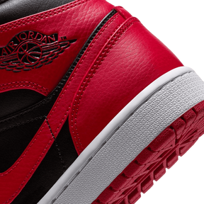 Tênis Air Jordan 1 Mid "Banned" Vermelho / Preto