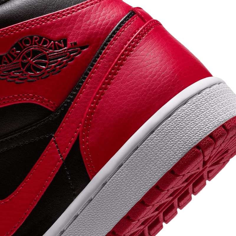 Tênis Air Jordan 1 Mid "Banned" Vermelho / Preto